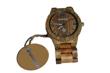 Reloj de madera redondo y madera verdosa hombre