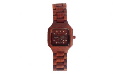 Reloj de madera con una lnea cuadrada en madera rojiza hombre 